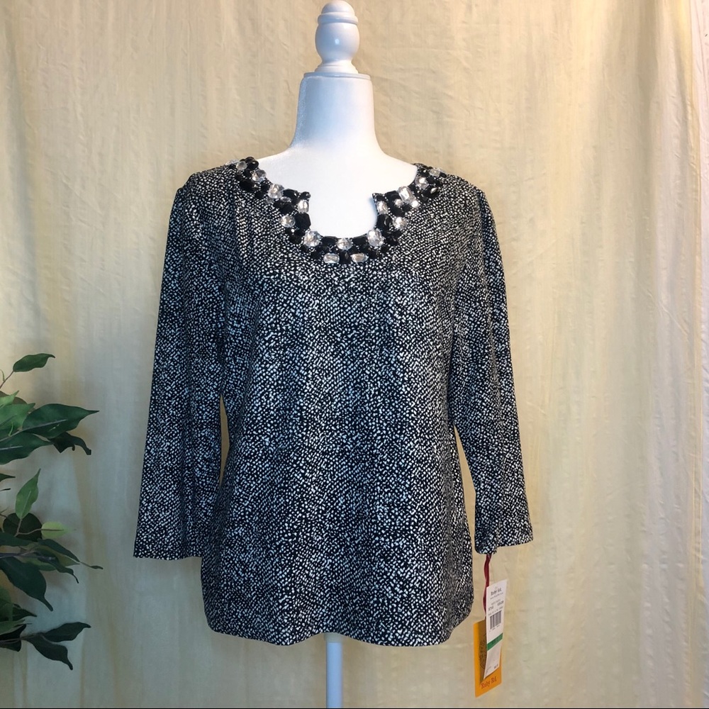 NWT Black and white Top